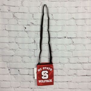NCAA NC State Wolfpack Game Day Pouch Cross Body Nylon Jersey Style Zipper Purse